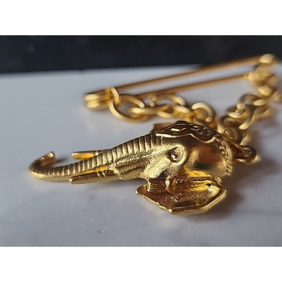 Gold Tone Elephant Head Shaped Safety Pin Brooch Vintage Costume Jewelry - Picture 6 of 10